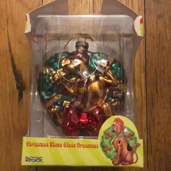 Scooby Doo Christmas Blown Glass Ornament - Picture 1 of 3